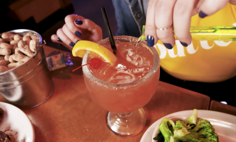 10-secrets-texas-roadhouse-has-been-keeping-from-you-2.jpg