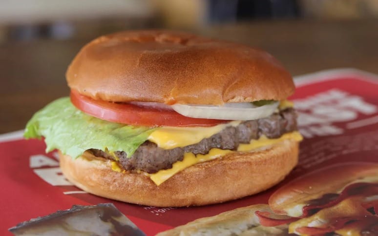 12-fast-food-chains-crafting-delicious-burgers-with-pure-ground-beef-3.jpg