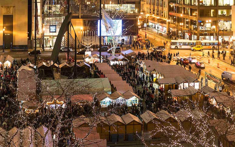 20-christmas-light-displays-you-cant-miss-across-the-us-5.jpg
