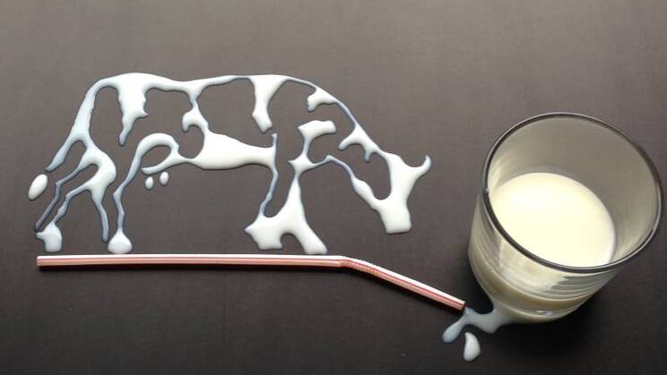 5-signs-youre-drinking-too-much-milk-5.jpg