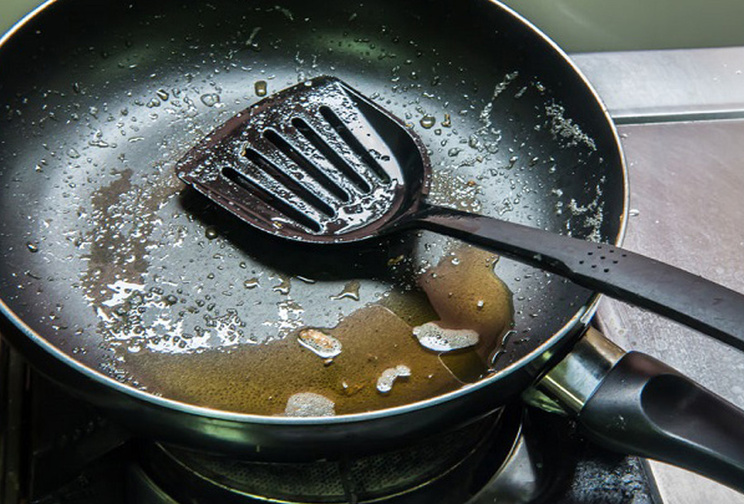 8-things-to-never-put-down-your-kitchen-drain-2.jpg