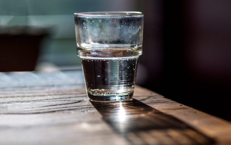 8-ways-that-you-drink-water-wrong-7.jpg