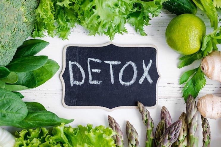 before-you-do-juice-cleanses-take-it-with-a-grain-of-salt-2.jpg