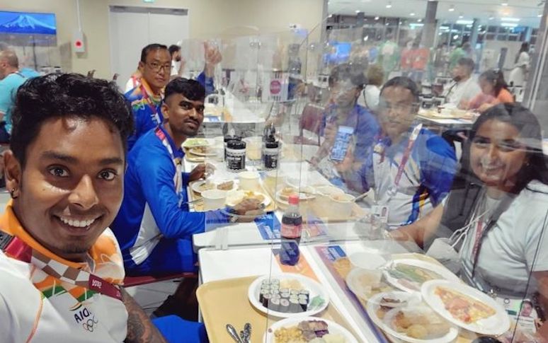 eating-at-tokyo-olympics-3.jpg