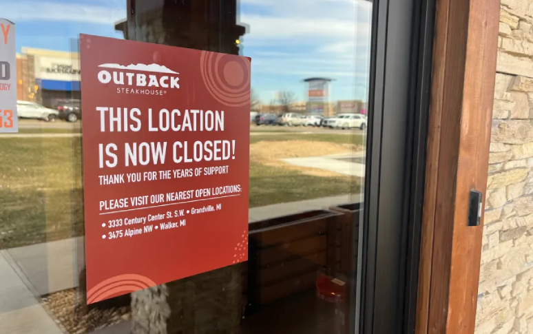 outbacks-crsis-a-steakhouses-struggle-1.jpg