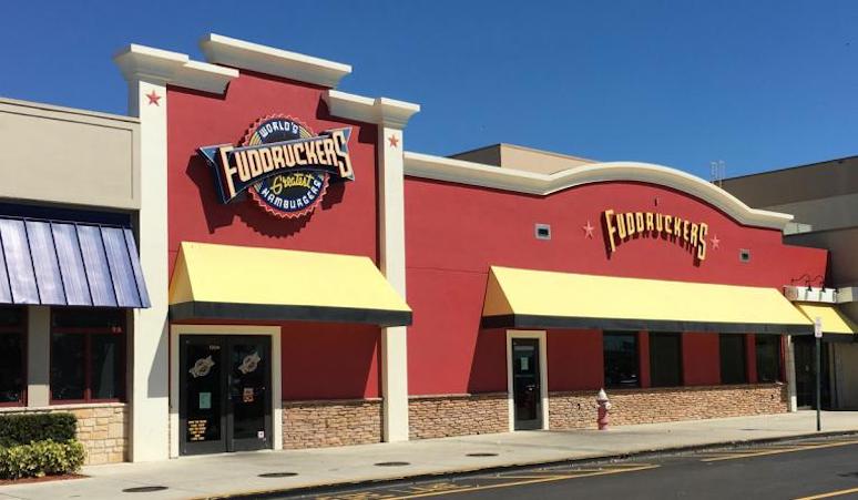 restaurant-chains-disappearing-in-2021-2.jpg